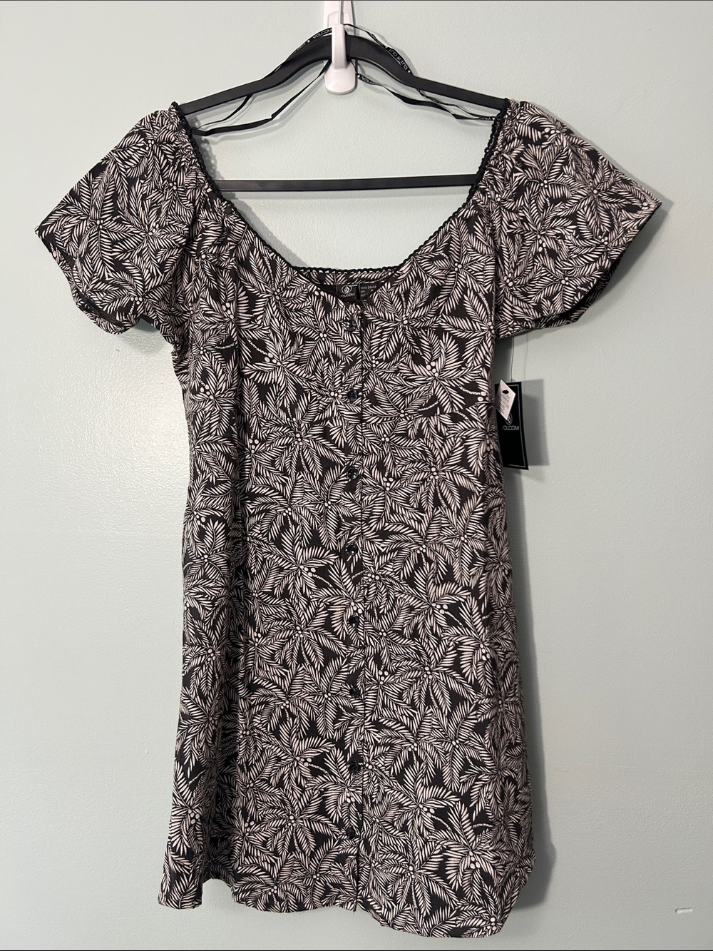 Volcom Small Dress Be My Frond Mini Dress in Black and White NWT